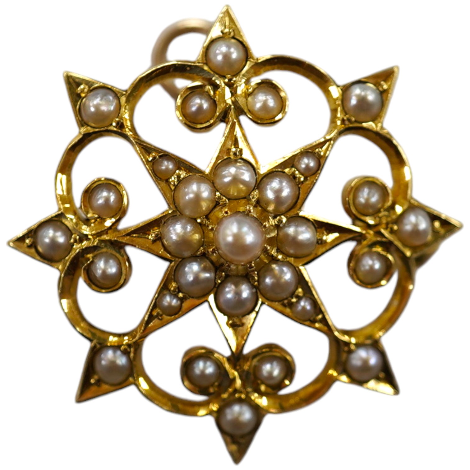 An Edwardian 15ct and seed pearl cluster set pendant brooch, 26mm, gross weight 5.4 grams, Condition - fair to good